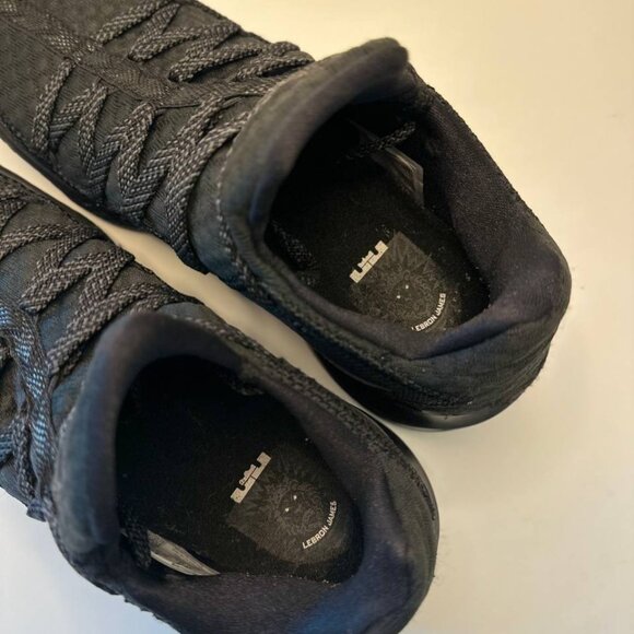 Nike LeBron 17 Low “Triple Black” Men’s Basketball Shoes – Size US 8 / EUR 41 - Picture 7 of 9